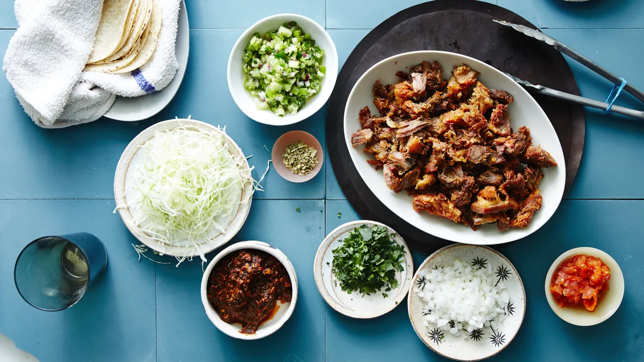 Carnitas Mexicaines : Porc Croustillant et Effiloché (Recette)