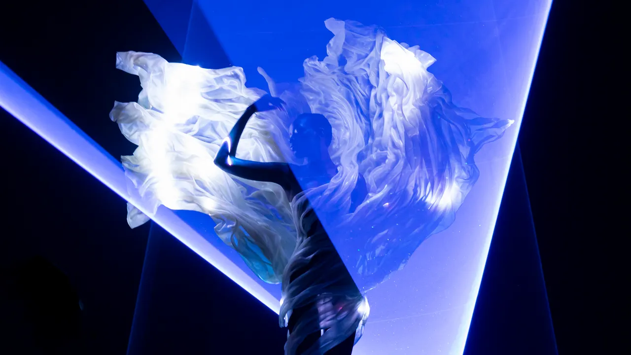 Les meilleures expositions d’art à New York en ce moment : futurisme, absurdisme et haute couture