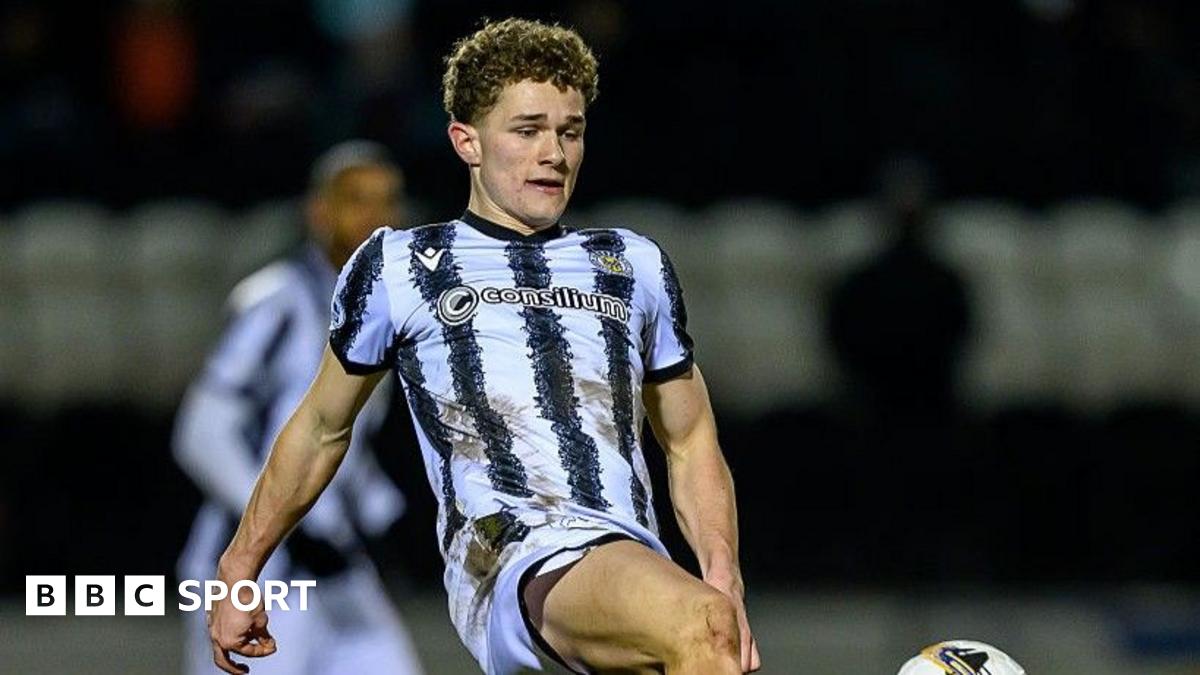Jacob Devaney : le jeune de Manchester United qui impressionne à St Mirren